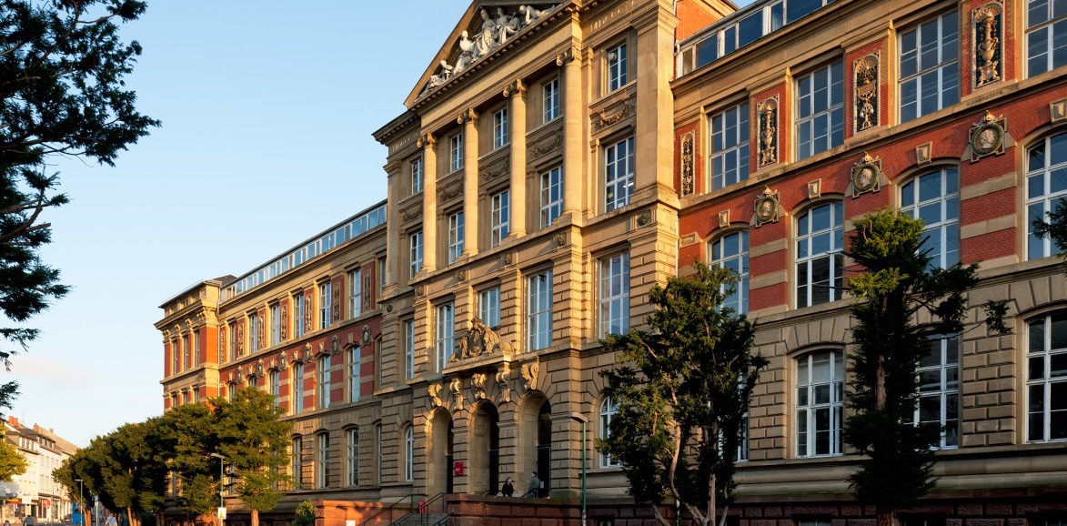 Hauptgebäude der Technischen Universität Darmstadt